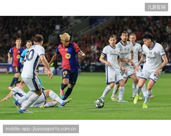 半场0-3，最终4-3！本赛季最炸裂逆转，球队的力量震撼全场